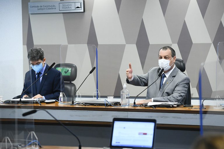 Política Senado vai destruir com furadeira e marreta HD da CPI da Covid