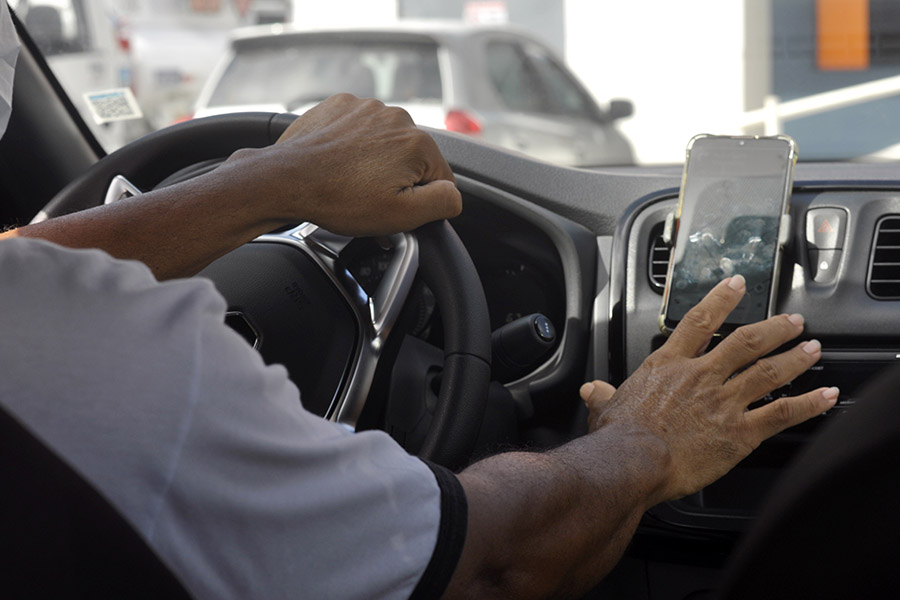 Motoristas do Rio Grande do Norte vão à Justiça contra a plataforma Uber