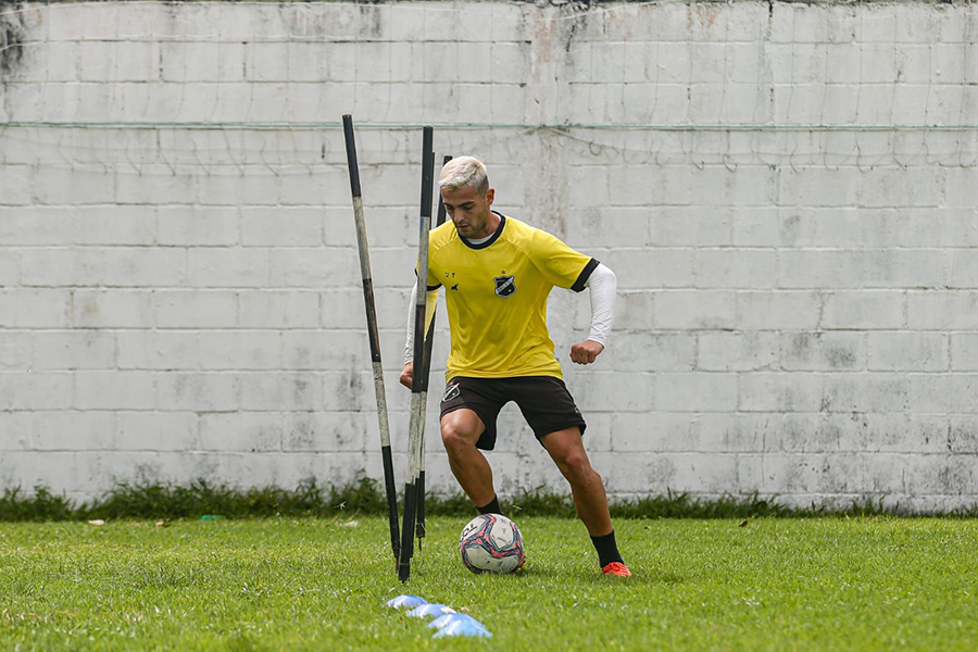 Kelvin volta ao Alvinegro diante do Botafogo-SP
