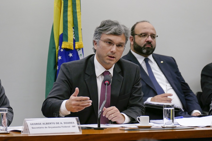 Governo federal bloqueia R$ 8,2 bilhões do orçamento da União