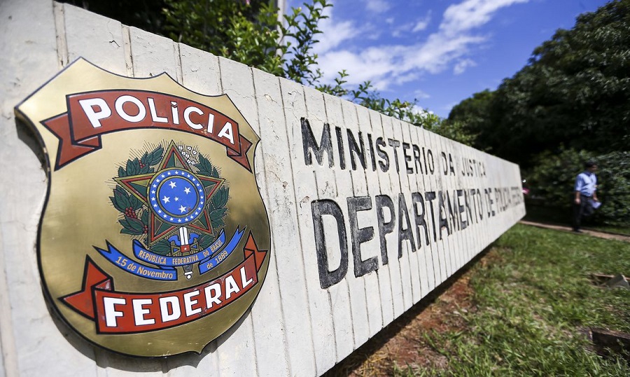 Advogados e juízes são alvos de operação da PF no Ceará