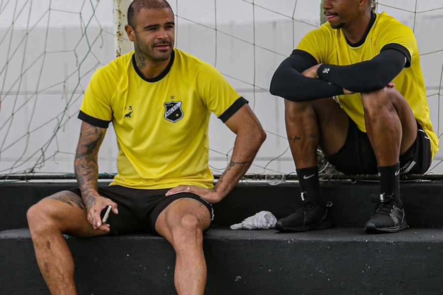 Allan Dias não tem prazo para voltar a jogar no ABC