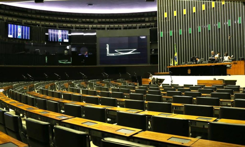 Comissão de Minas e Energia ouve Aneel sobre aumentos na conta de luz