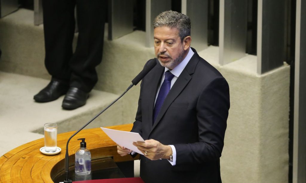 STF vai julgar impedimento de Lira para atuar em pedidos de impeachment contra Bolsonaro