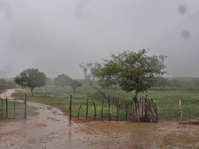 Previsão para o final de semana é de chuvas com temperaturas mais amenas