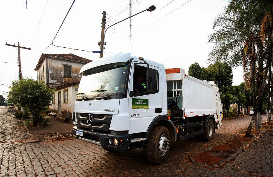 Compra de caminhões de lixo pelo Governo Federal dispara e preços superfaturados somam R$ 109 milhões