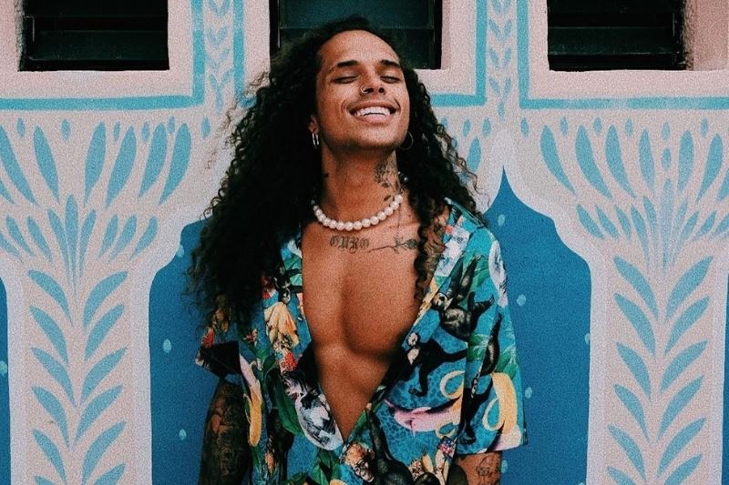 Vitão diz que trocou a ‘maconha diária pela leitura diária’: ‘Foi super difícil’