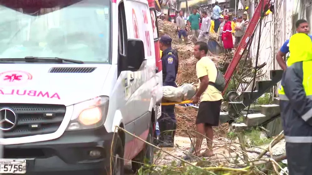 Número de mortos no Grande Recife chega a 84; mais de 50 estão desaparecidos