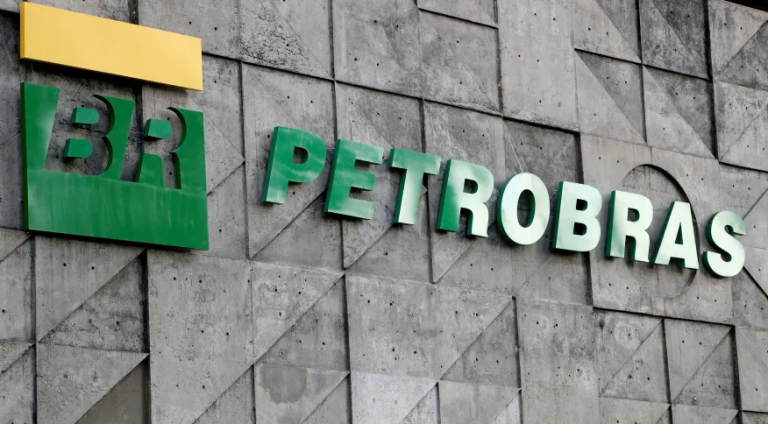 Bolsonaro demite o terceiro presidente da Petrobras com pouco mais de 40 dias no cargo