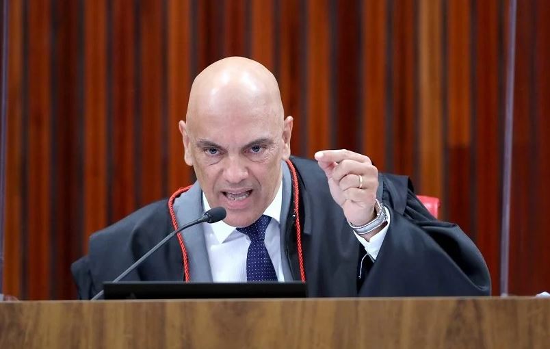 Moraes diz que internet deu voz aos imbecis: “Judiciário não vai se acovardar”