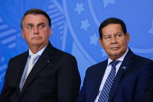 Mourão sobre Petrobras: “Bolsonaro sabe as pressões que está sofrendo”