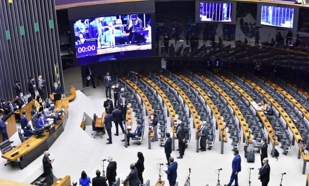 Deputadas e senadoras são majoritariamente contra a legalização do aborto, aponta levantamento