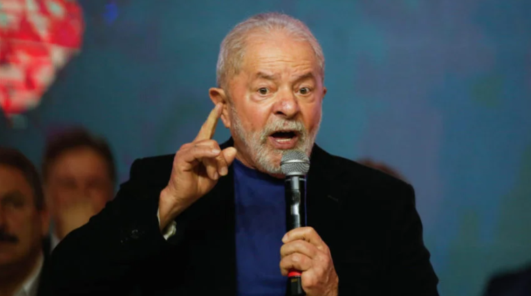 Política Lula tem sequência de falas com má repercussão na campanha