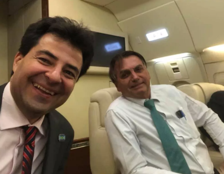 Bolsonaro troca comando do Ministério de Minas e Energia