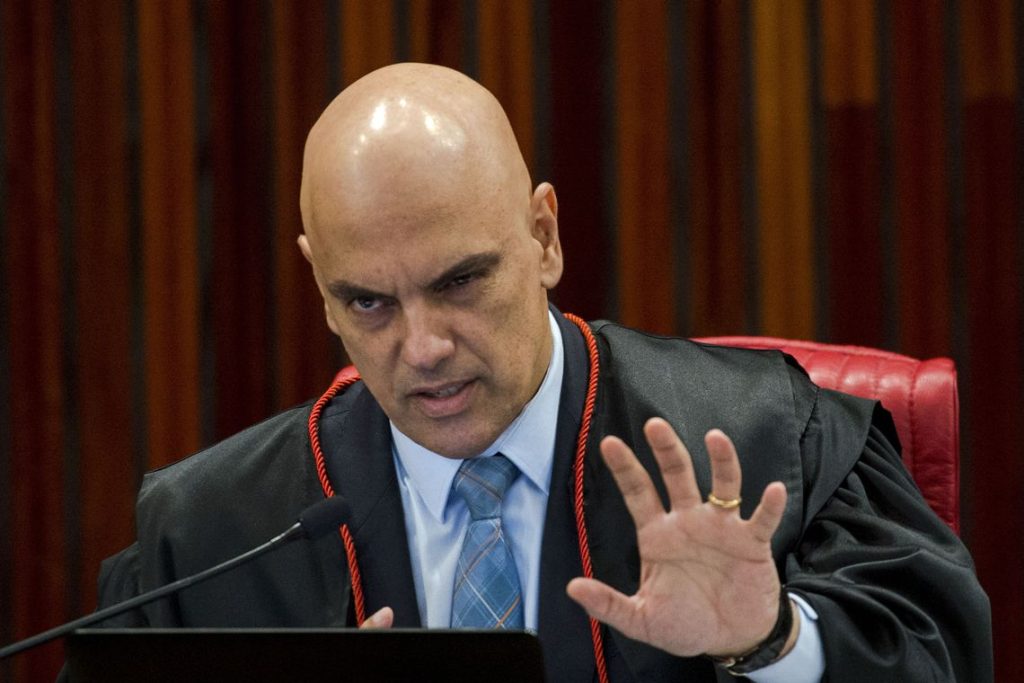 Justiça condena à prisão apoiadores de Bolsonaro que protestaram na casa de Moraes