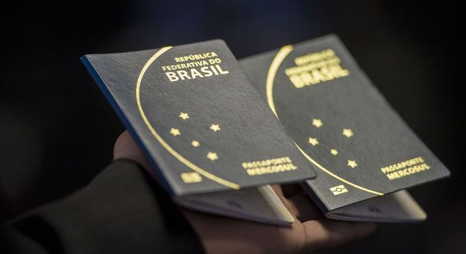 Número de passaportes emitidos no Brasil mais que dobra