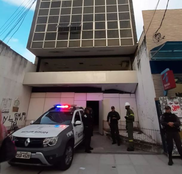 Homem morre eletrocutado ao tentar roubar fiação de prédio abandonado em Natal