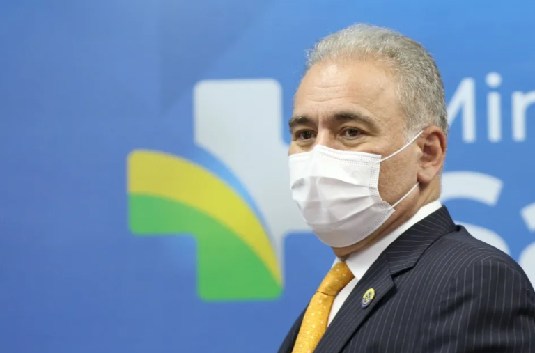 “Não podemos destruir o país e ficar trancado em casa com medo da Covid-19”, diz Queiroga