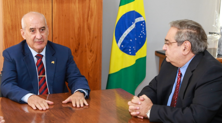 Prefeito Álvaro Dias busca recursos e encaminha novos projetos em Brasília (DF)