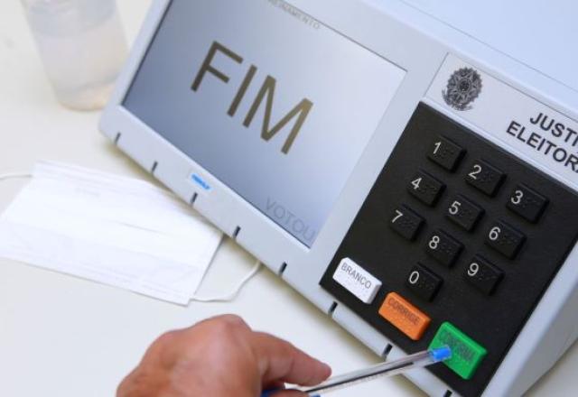 Questionadas, urnas eletrônicas passarão por últimos testes em maio