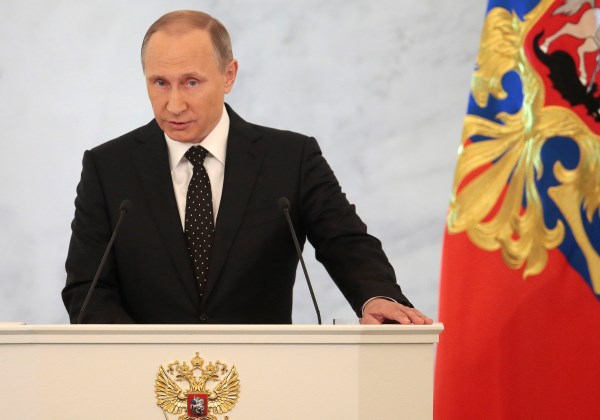 Finlândia formaliza pedido para entrar na Otan e Rússia faz ameaça