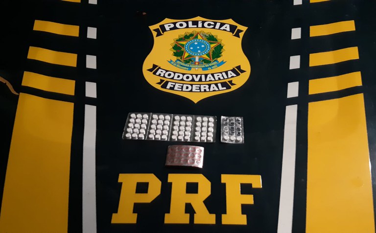 PRF prende dois homens pelo porte de comprimidos de anfetaminas em Lajes/RN