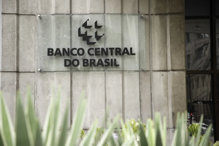 Banco Central volta atrás e retira pedido de reajuste de 22% a servidores