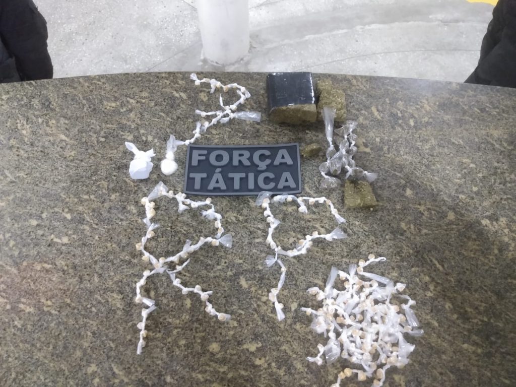 7ª CIPM aprende drogas na área rural de Rio do Fogo