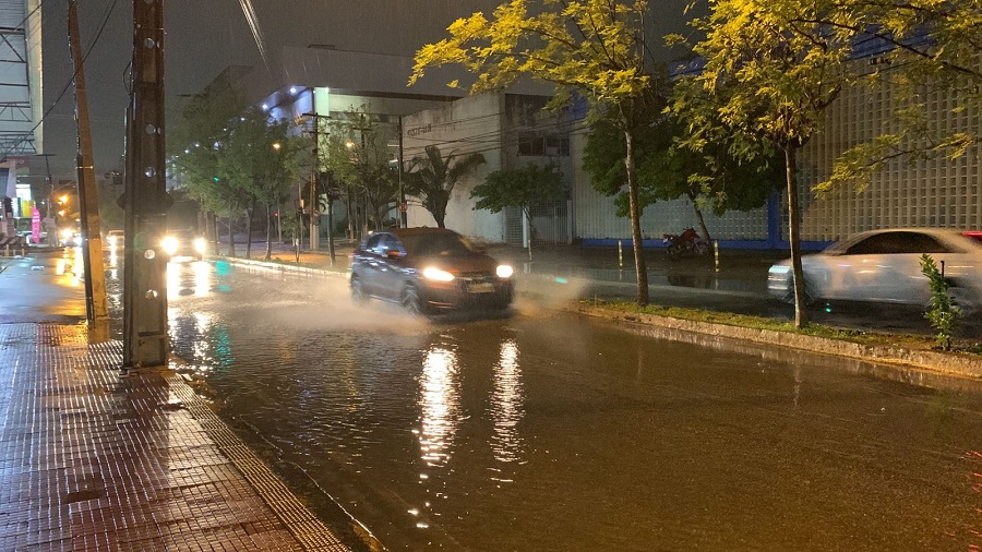 Natal registra alagamentos em vários pontos nesta segunda-feira (20); confira locais