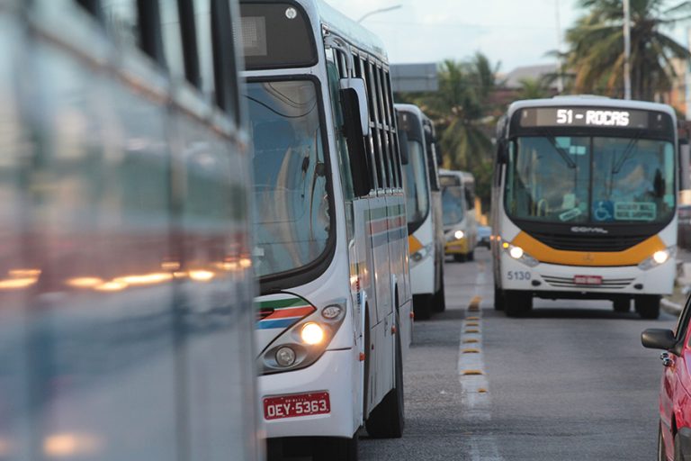 Natal sanciona isenção de impostos para transportes públicos coletivos e anistia multas