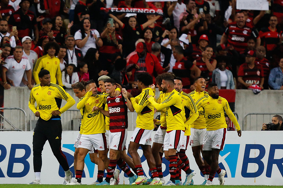 Flamengo vence o Cuiabá por 2 a 0 e alivia a pressão sobre a equipe