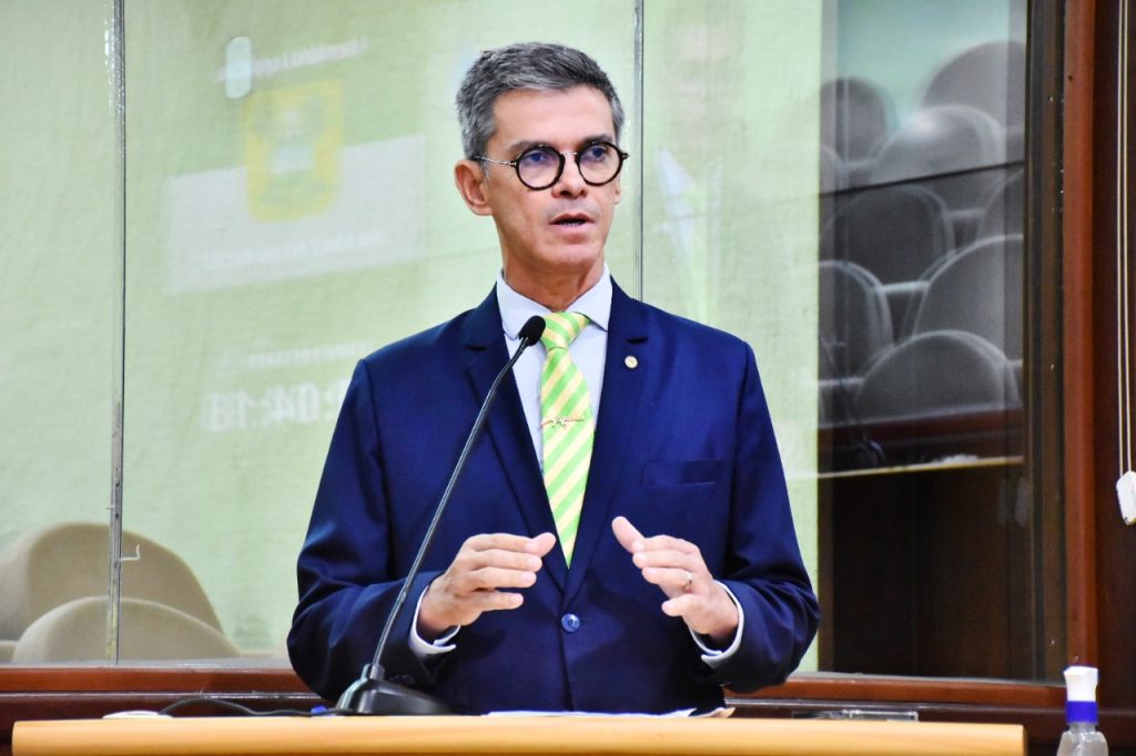 Coronel Azevedo enaltece proposta de redução de impostos sobre combustíveis