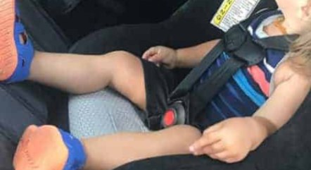 Mulher esquece filho de 5 anos em carro e menino morre de calor nos EUA