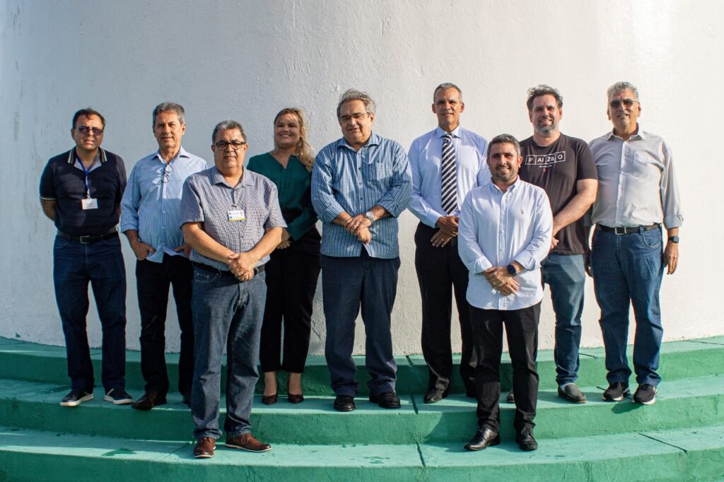 Álvaro Dias apresenta projeto para transformar Farol de Mãe Luíza em ponto turístico e aberto para visitação do público