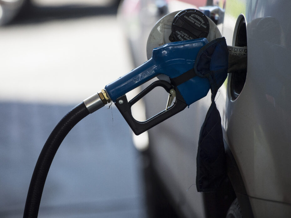 Conselheiro propõe que Petrobras congele preços de combustíveis por 45 dias