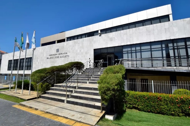 Assembleia Legislativa divulga edital para concurso público com 47 vagas e salários de até R$ 9 mil