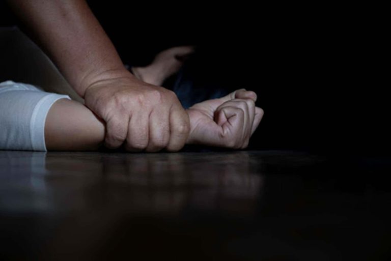Judiciário Juíza impede menina de 11 anos estuprada de fazer aborto legal e compara procedimento a homicídio