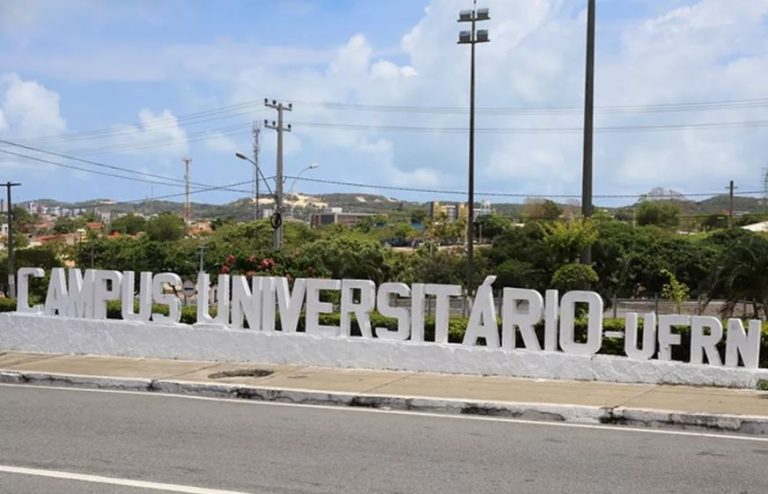 Professores começam a dar aulas remotas na UFRN por aumento dos casos de Covid-19