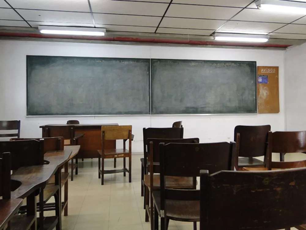 Universidades federais têm déficit de ao menos 11 mil professores e técnicos, diz MEC