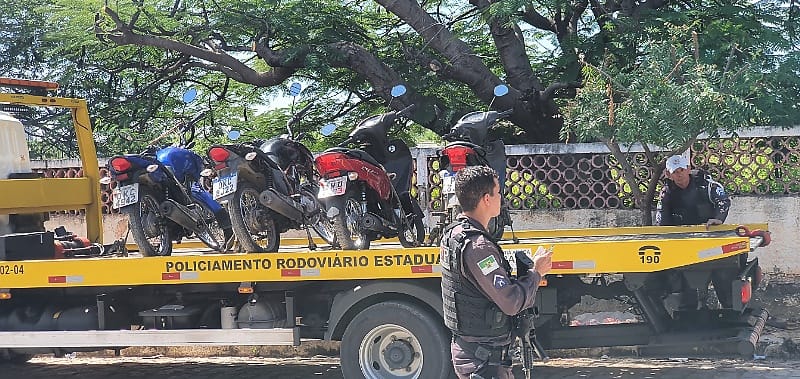 Polícia Militar recupera de uma só vez, na região das Malvinas em Mossoró no RN, quatro motos com queixas de roubo