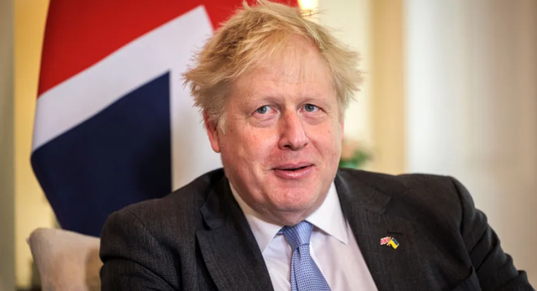 Primeiro-ministro Boris Johnson enfrenta voto de desconfiança e pode perder cargo