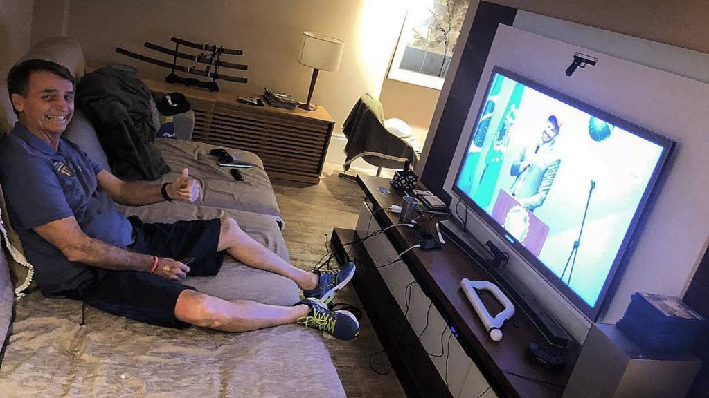 Bolsonaro anuncia redução do Imposto de Importação de videogame e acessórios