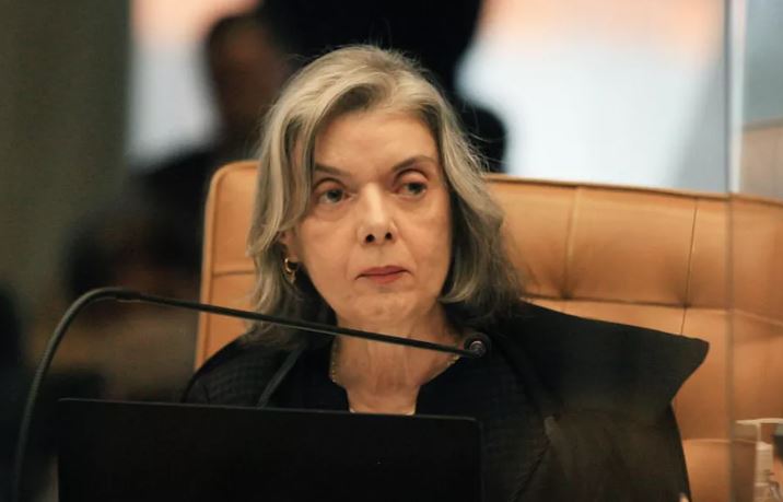 Cármen Lúcia manda para PGR decidir se pedirá investigação contra Bolsonaro em caso Milton Ribeiro