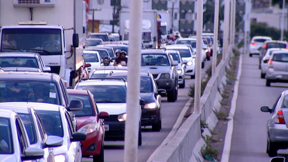 Preço de carro popular não deve voltar tão cedo ao patamar pré-crise, diz analista