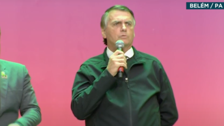 Quem vencer eleição “mudará a história” do STF, diz Bolsonaro
