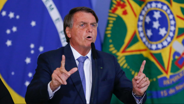 Bolsonaro diz que Lula quer soltar jovens presos como Petro