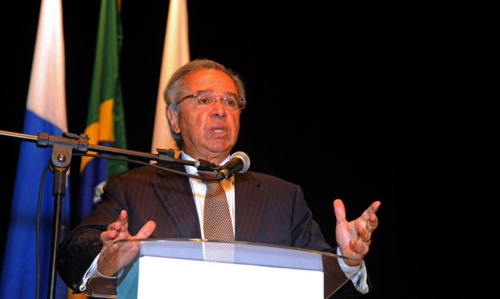Guedes diz que BNDES ainda deve bilhões ao governo