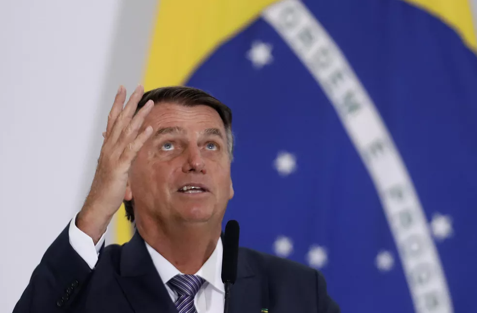 Bolsonaro diz que Jesus Cristo ‘não comprou pistola porque não tinha’