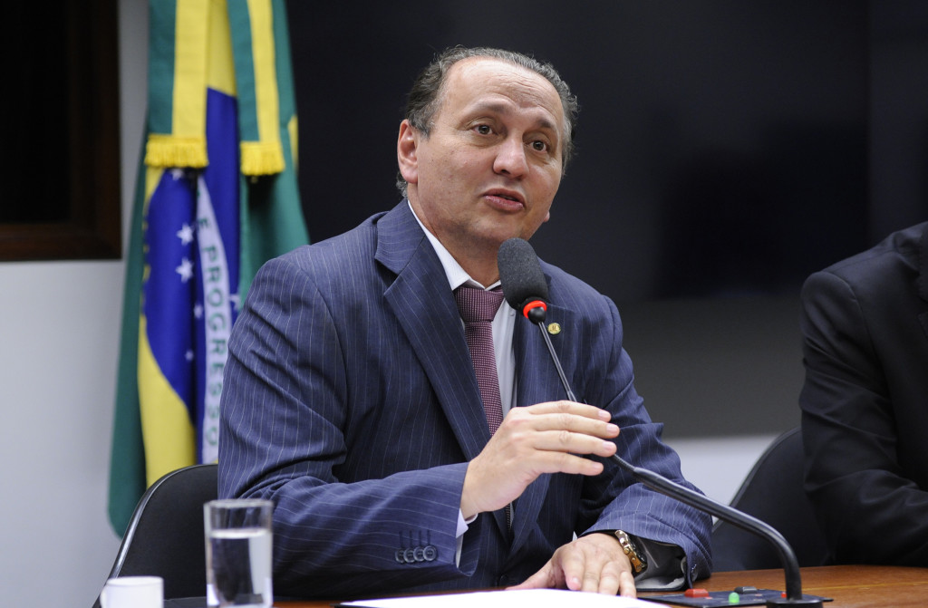 Justiça bloqueia valores de ex-deputado Antônio Jácome por dívidas da campanha de 2018
