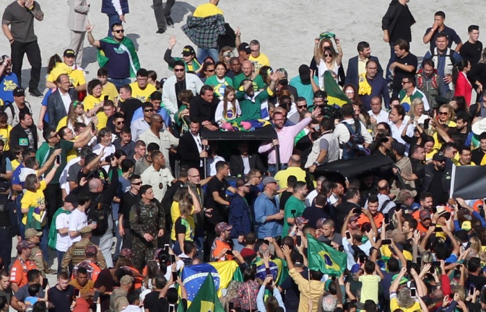 Bolsonaro recebe apoio na Marcha para Jesus e diz que tem ‘exército de 200 milhões de pessoas’